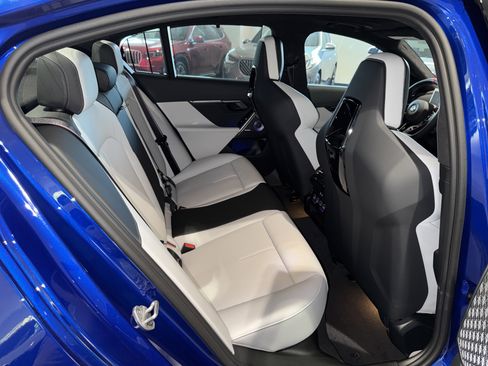 New 2026 BMW M5 w/ Executive Package image 11