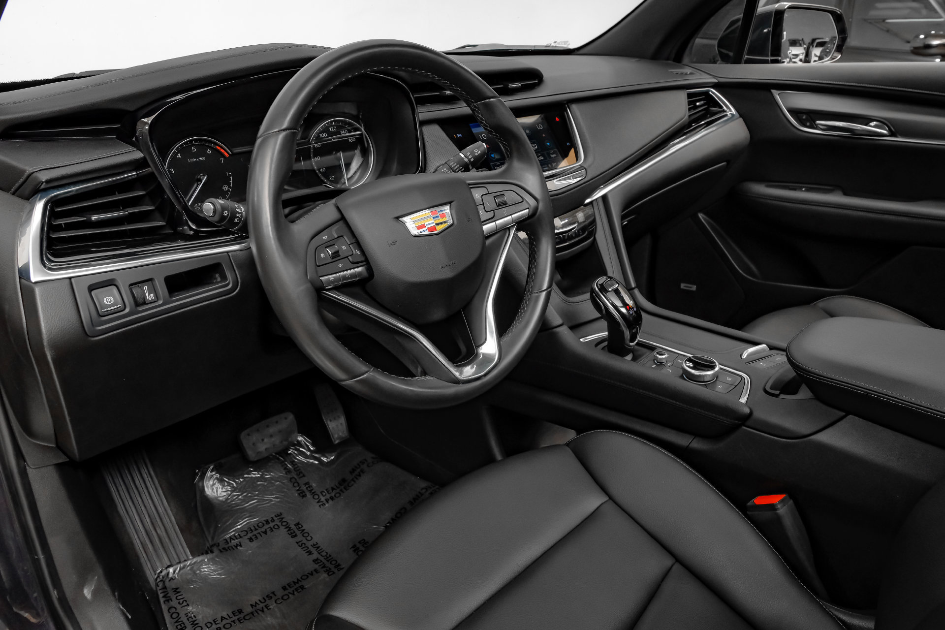 Used 2023 Cadillac XT6 Luxury FWD image 3