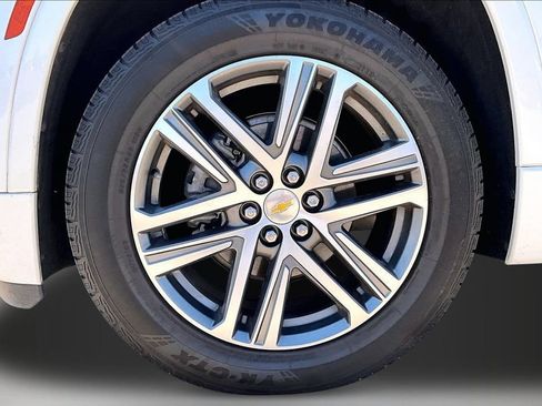 Used 2023 Chevrolet Traverse High Country AWD/4WD image 34
