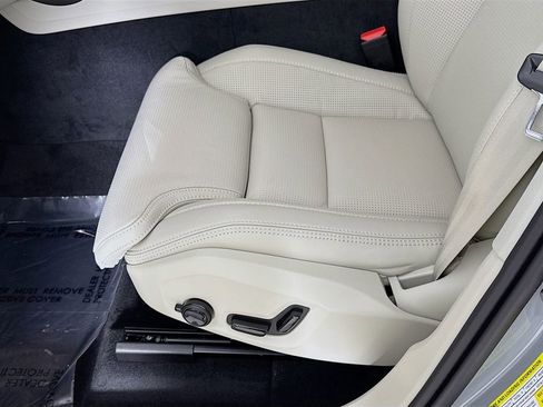 New 2026 Volvo XC60 T8 Ultra w/ Protection Package Premier image 19