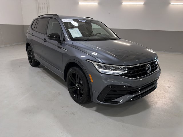Certified 2024 Volkswagen Tiguan SE R-Line AWD/4WD image 4