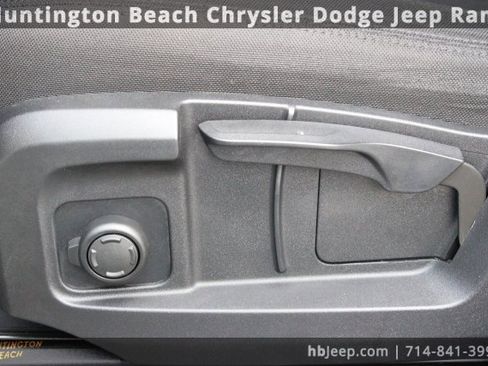 Used 2021 Land Rover Defender 110 image 29