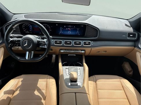 Used 2025 Mercedes-Benz GLS 450 4MATIC image 8