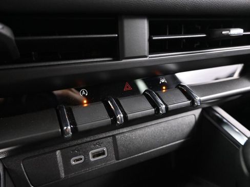 Used 2024 GMC Canyon Elevation image 20