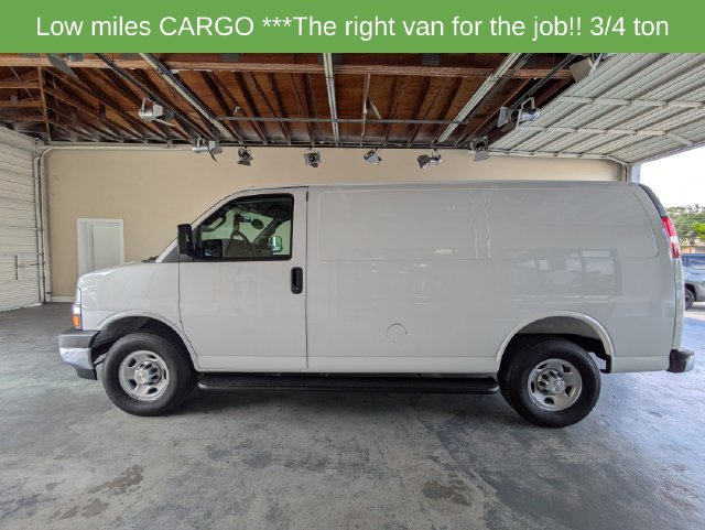 Used 2025 Chevrolet Express 2500 w/ Driver Convenience Package RWD image 7
