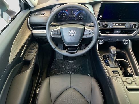 New 2026 Toyota Grand Highlander FWD image 10