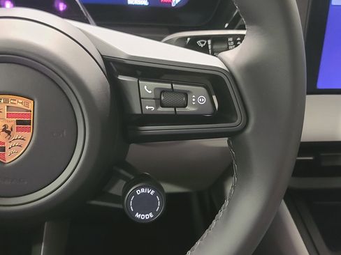 New 2026 Porsche Macan 4 Electric image 18