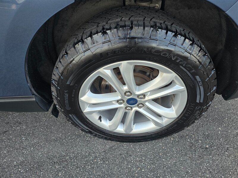 Used 2019 Ford Edge SEL w/ Equipment Group 201A AWD/4WD image 25