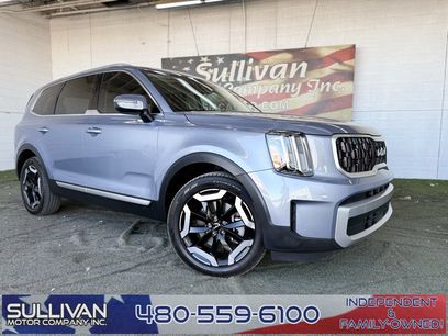 Used 2023 Kia Telluride EX w/ EX Captain's Chair Package