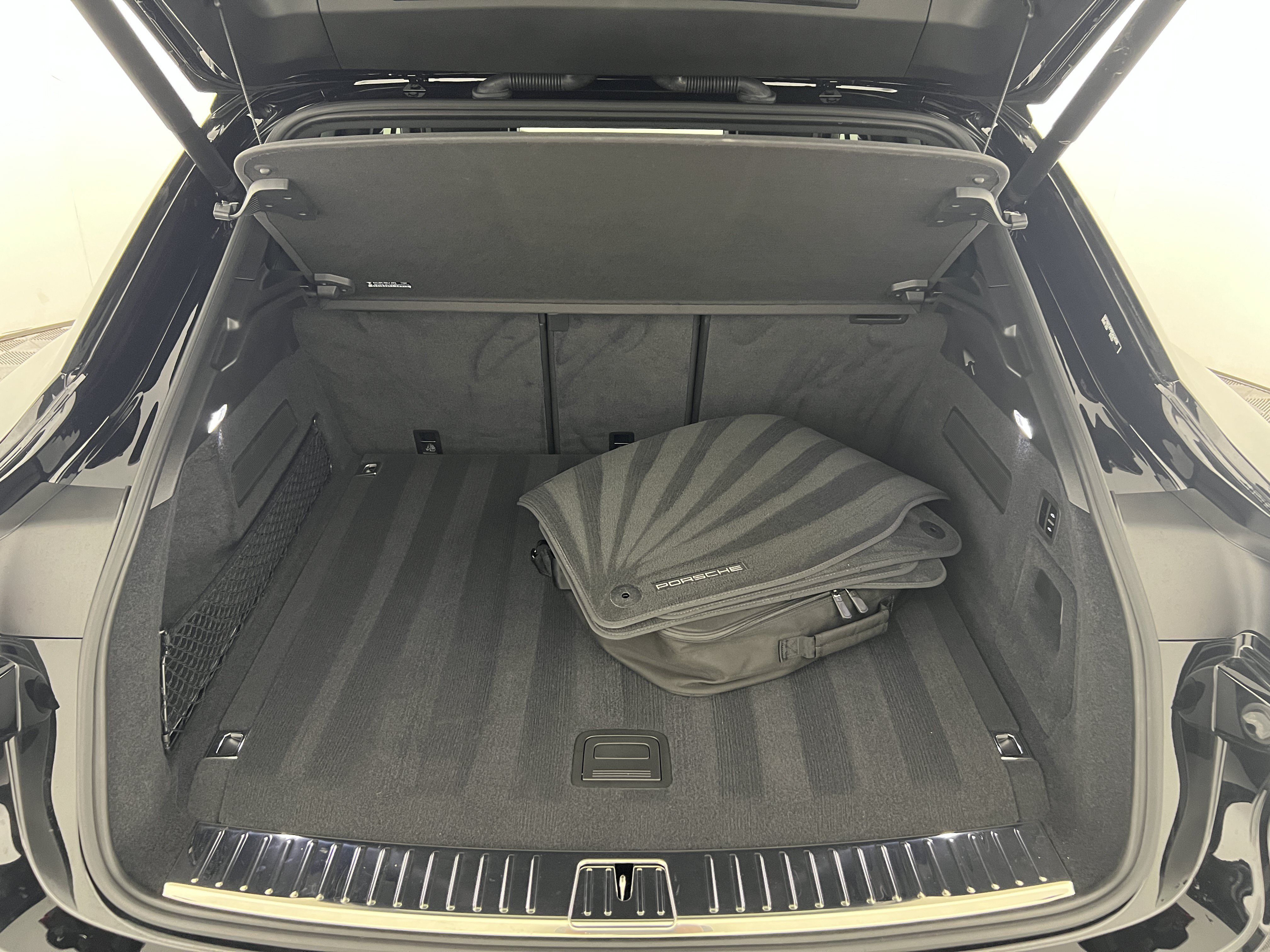 Certified 2024 Porsche Cayenne S AWD/4WD image 21