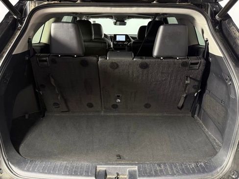 Used 2023 Toyota Highlander XLE AWD/4WD image 27