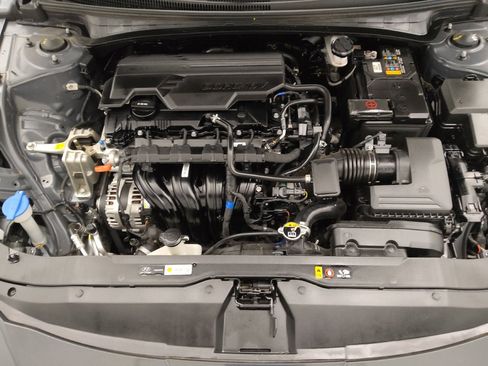 Used 2024 Hyundai Elantra SE FWD image 30
