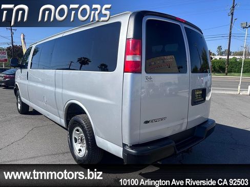 Used 2019 Chevrolet Express 3500 LS RWD image 4