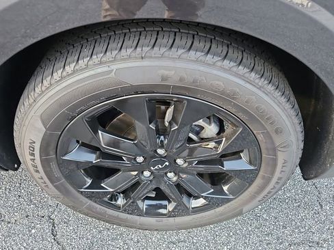 Used 2024 Kia Carnival SX image 10