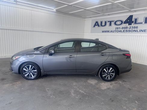 Used 2021 Nissan Versa SV FWD image 8