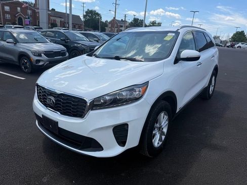 Used 2019 Kia Sorento AWD w/ LX Convenience Package image 3