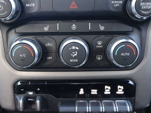 Used 2020 RAM 1500 Big Horn AWD/4WD image 13
