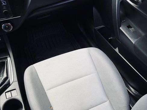 Used 2017 Toyota Corolla L FWD image 8