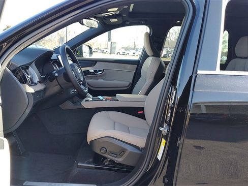 New 2026 Volvo XC90 B6 Plus image 7