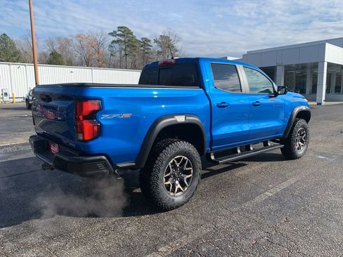 Used 2024 Chevrolet Colorado ZR2 w/ Technology Package image 5