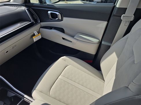 New 2026 Kia Sorento S image 15