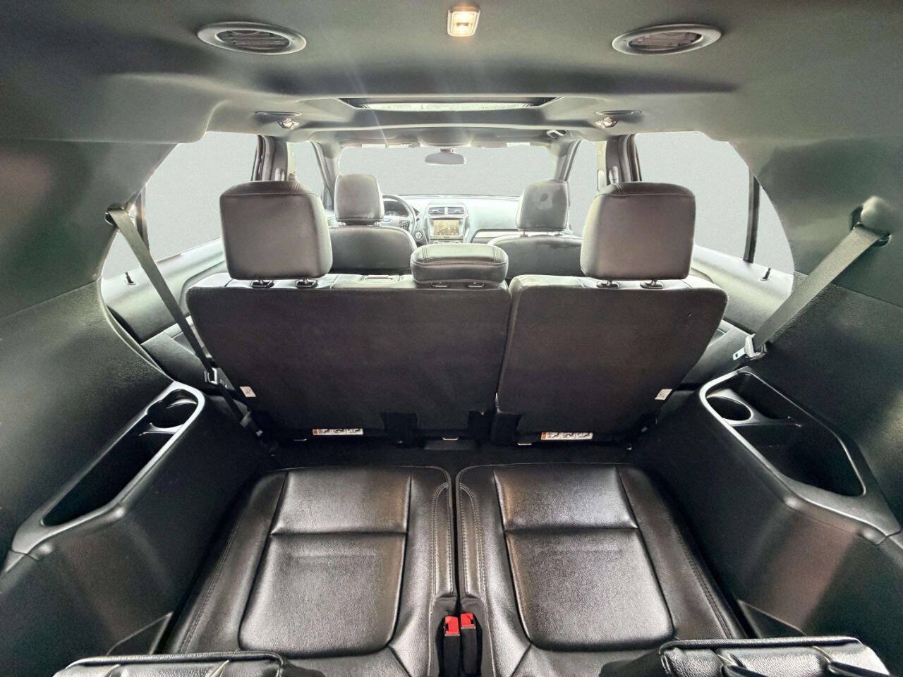Used 2018 Ford Explorer XLT w/ XLT Appearance Package AWD/4WD image 10