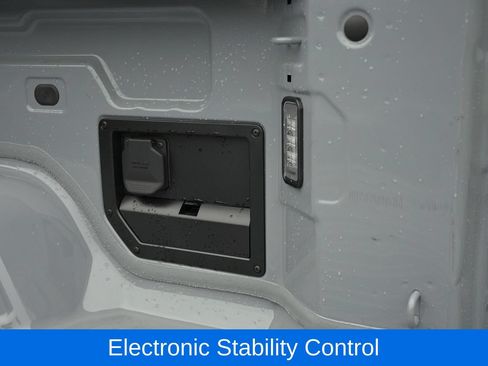 Used 2026 Chevrolet Silverado EV LT AWD/4WD image 40