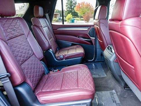 Used 2025 Cadillac Escalade Sport w/ Touring Package image 18