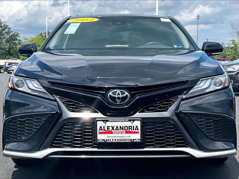 Used 2023 Toyota Camry XSE FWD image 3