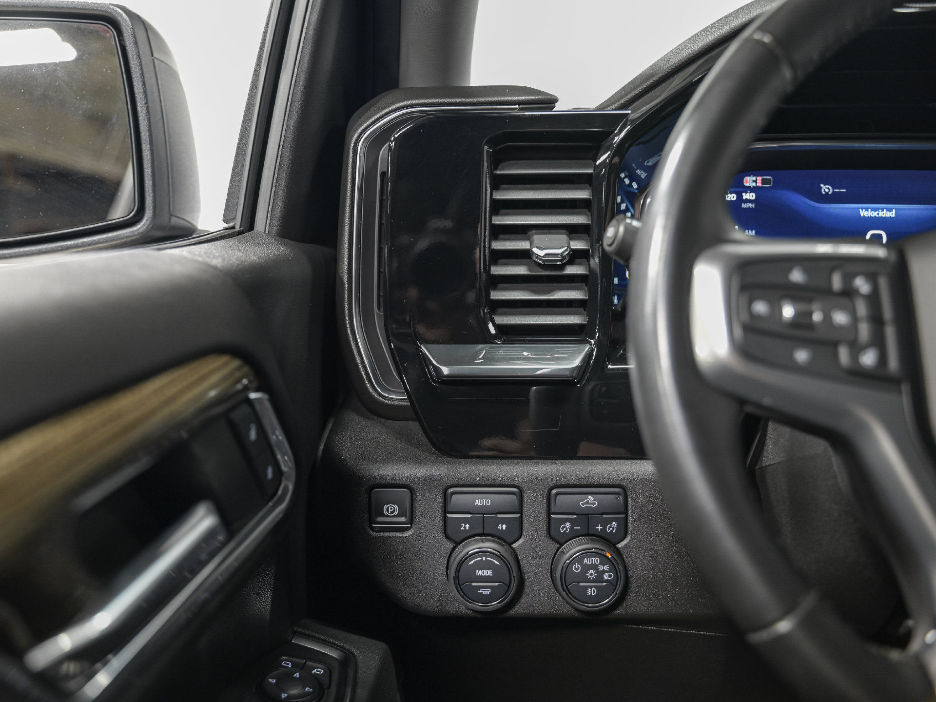 Used 2024 Chevrolet Silverado 1500 RST AWD/4WD image 18
