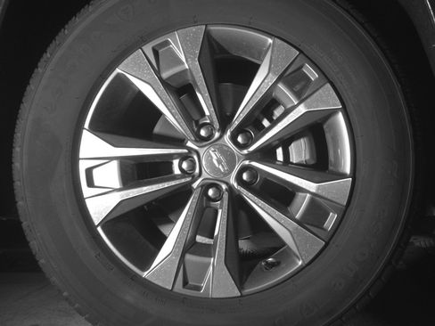 Used 2025 Chevrolet Equinox LT FWD image 13