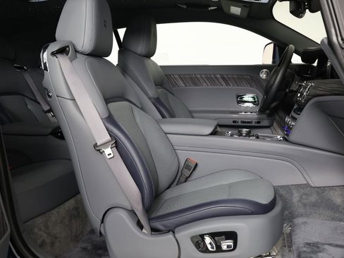 Used 2024 Rolls-Royce Spectre w/ Spectre Launch Package image 35