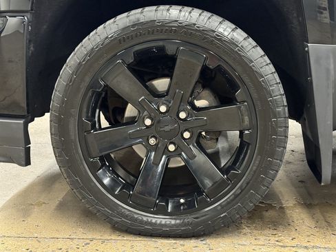 Used 2016 Chevrolet Silverado 1500 LTZ Z71 w/ LTZ Plus Package AWD/4WD image 5