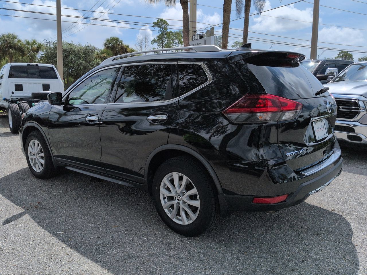 Used 2019 Nissan Rogue S w/ Special Edition Package FWD image 7