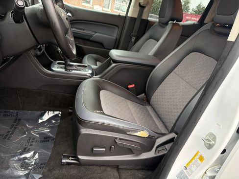 Used 2015 Chevrolet Colorado Z71 AWD/4WD image 29