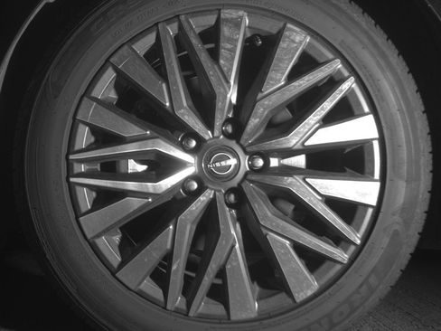 Used 2025 Nissan Altima 2.5 SV image 12