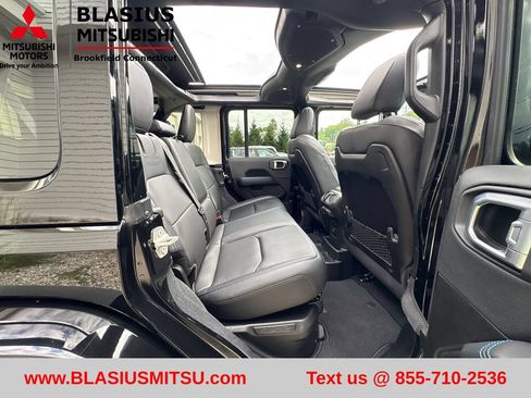 Used 2024 Jeep Wrangler High Altitude AWD/4WD image 49