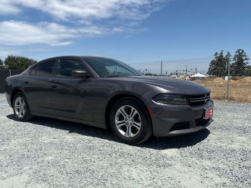 Used 2015 Dodge Charger SE w/ Popular Equipment Group RWD image 10