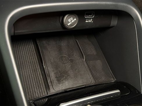 Used 2021 Volvo XC40 T5 R-Design w/ Advanced Package image 29