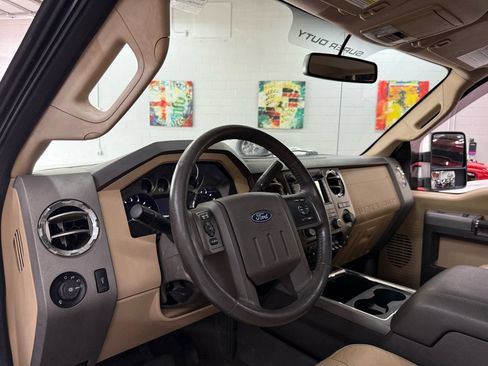 Used 2012 Ford F250 Lariat w/ Lariat Ultimate Pkg AWD/4WD image 9