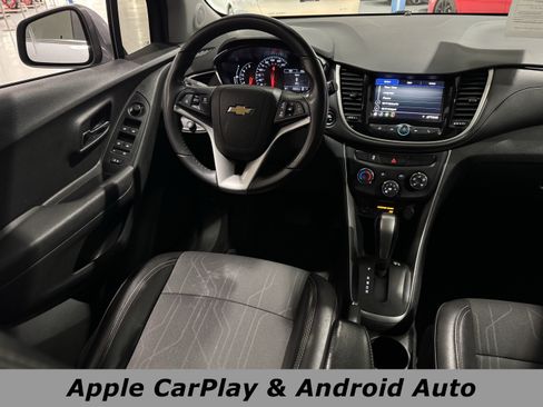 Used 2020 Chevrolet Trax LT w/ Driver Confidence Package image 4