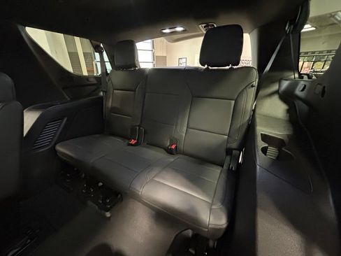 Used 2023 Chevrolet Tahoe Z71 w/ Luxury Package AWD/4WD image 7