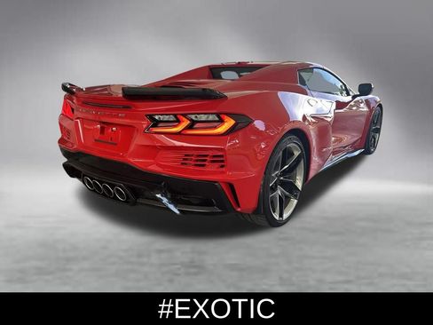 Used 2025 Chevrolet Corvette Z06 RWD image 3