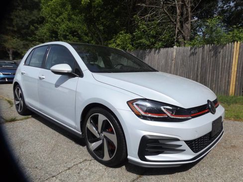 Used 2018 Volkswagen GTI SE FWD image 8