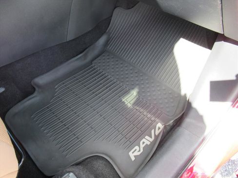 Used 2023 Toyota RAV4 LE image 13