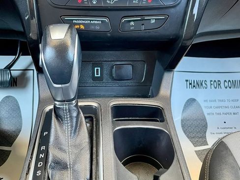 Used 2019 Ford Escape SE image 17