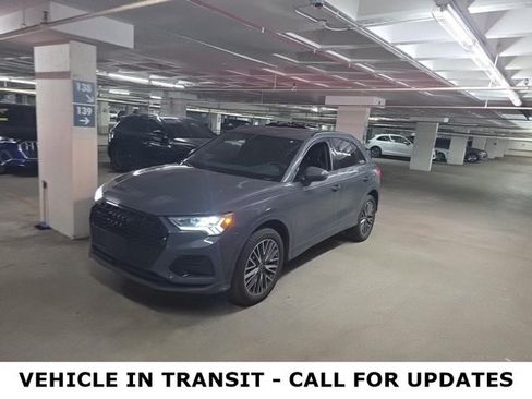 Used 2023 Audi Q3 2.0T Premium w/ Convenience Package AWD/4WD image 1