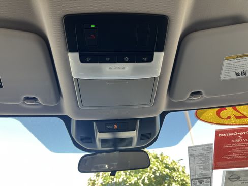 Used 2025 Nissan Rogue SV FWD image 27