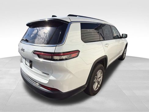 Used 2023 Jeep Grand Cherokee L Laredo RWD image 2