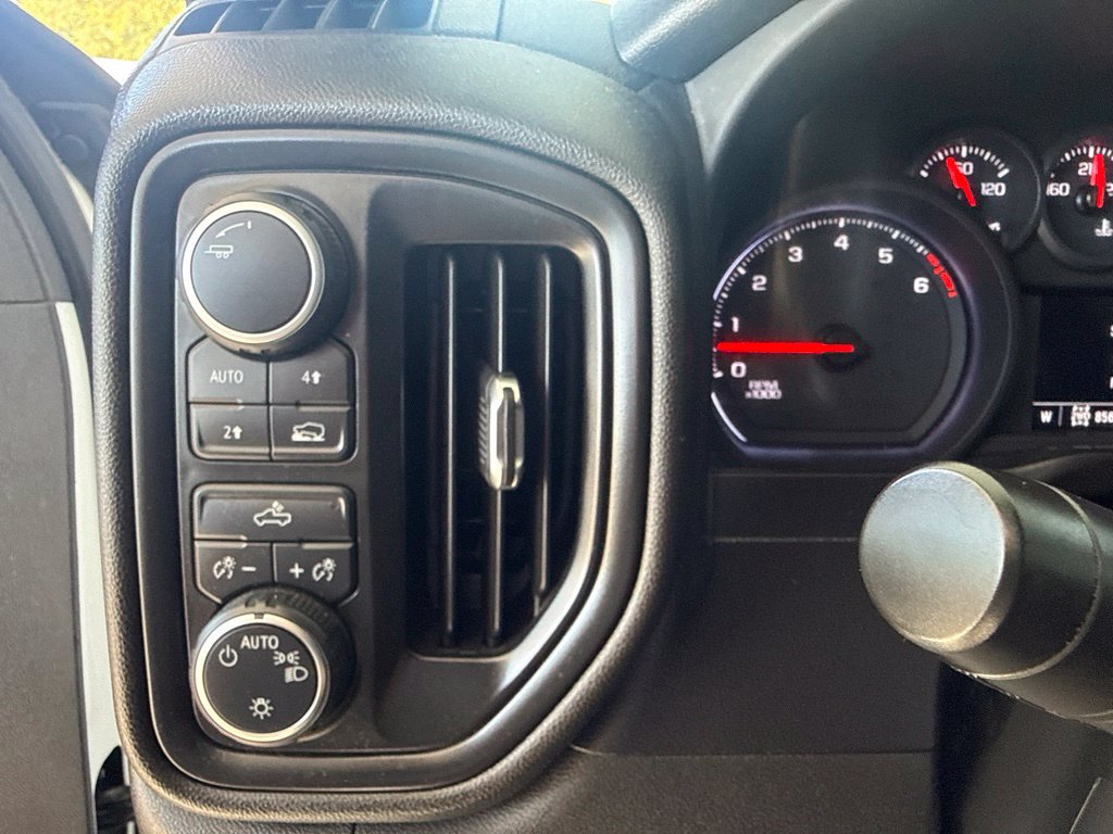Used 2020 Chevrolet Silverado 1500 Custom w/ Custom Value Package AWD/4WD image 31